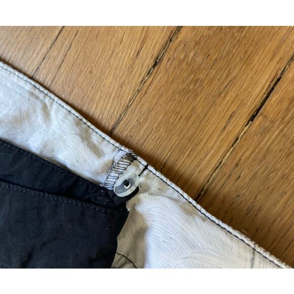 Patagonia Button Out Boardie Wrap Skirt & Shorts in Cornelia Black Size 12 - Picture 5 of 7